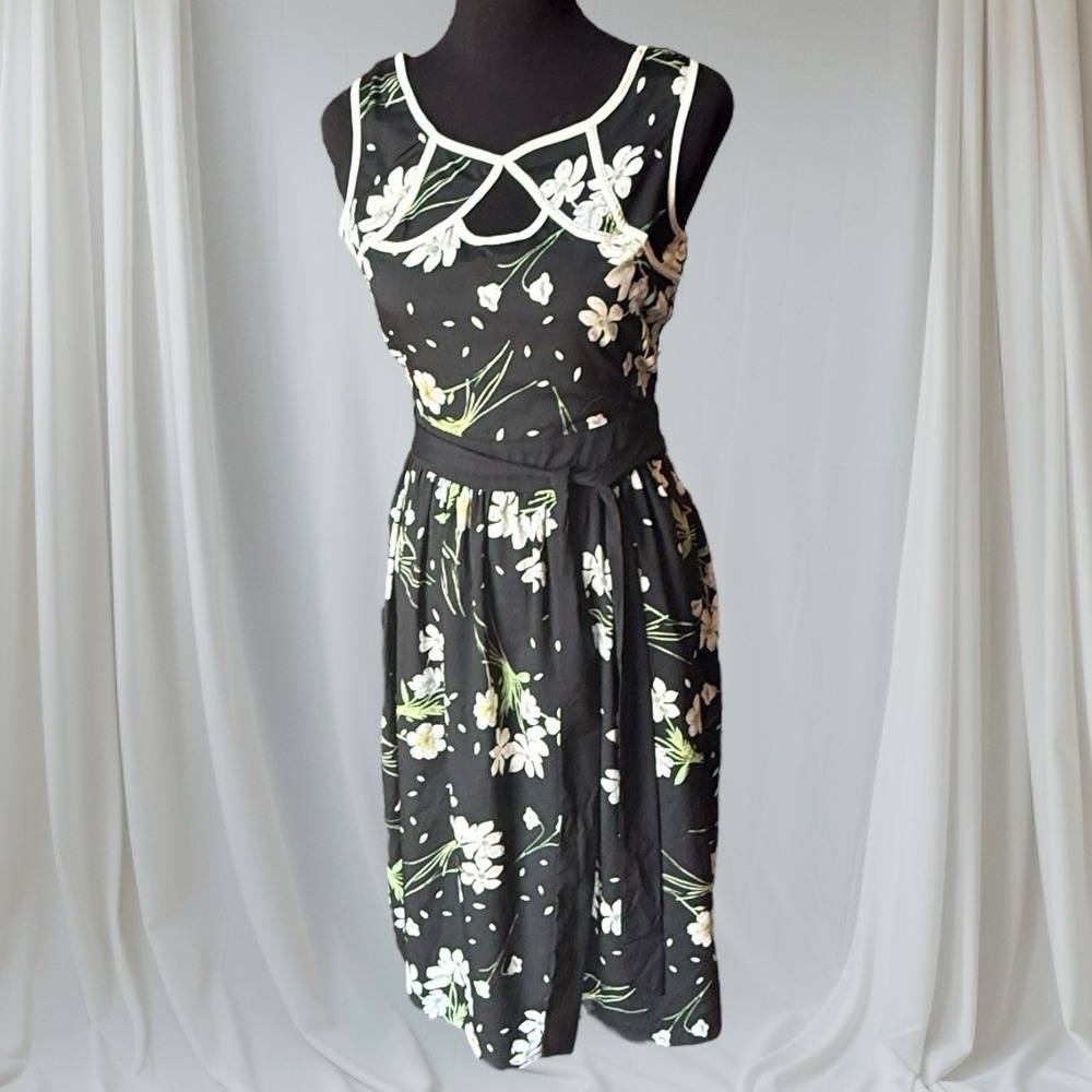 Dorothy Perkins Floral Dress UK 10 US 6 Scalloped Yoke Neck Fit &‎ Flare